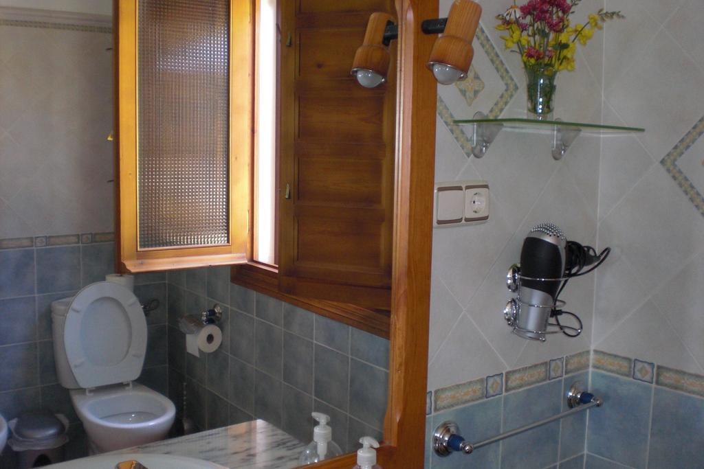 El Emigrante Villa El Chorro Værelse billede